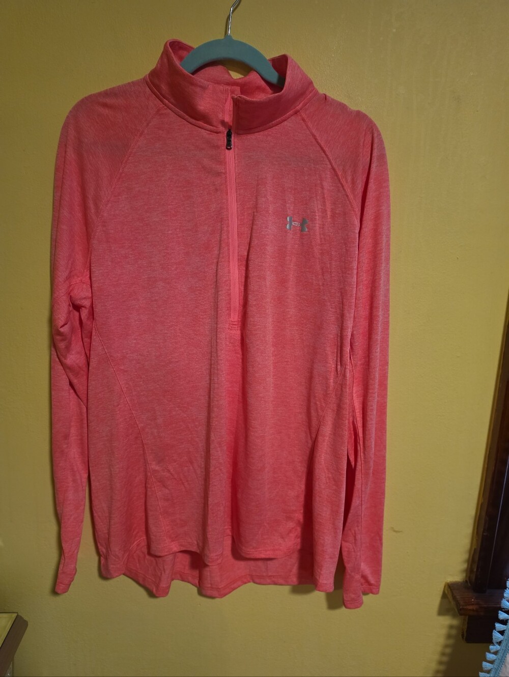 Under Armour Woman's Size XXL 1/4 Zip Pullover Vibrant Pink Heathered Fabric Top